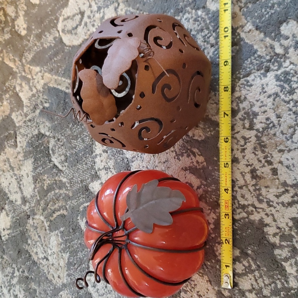 Set of 2 Pumpkins